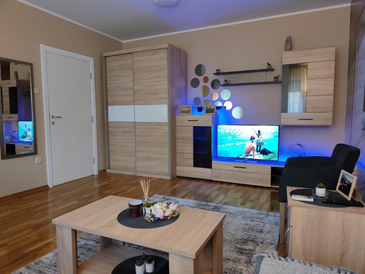 Apartman Espresso Sa Parkingom Sremska Mitrovica Luaran gambar
