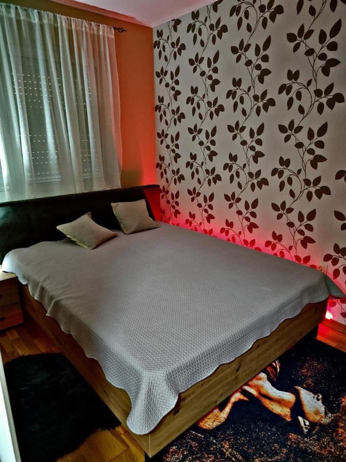 Apartman Espresso Sa Parkingom Sremska Mitrovica Luaran gambar